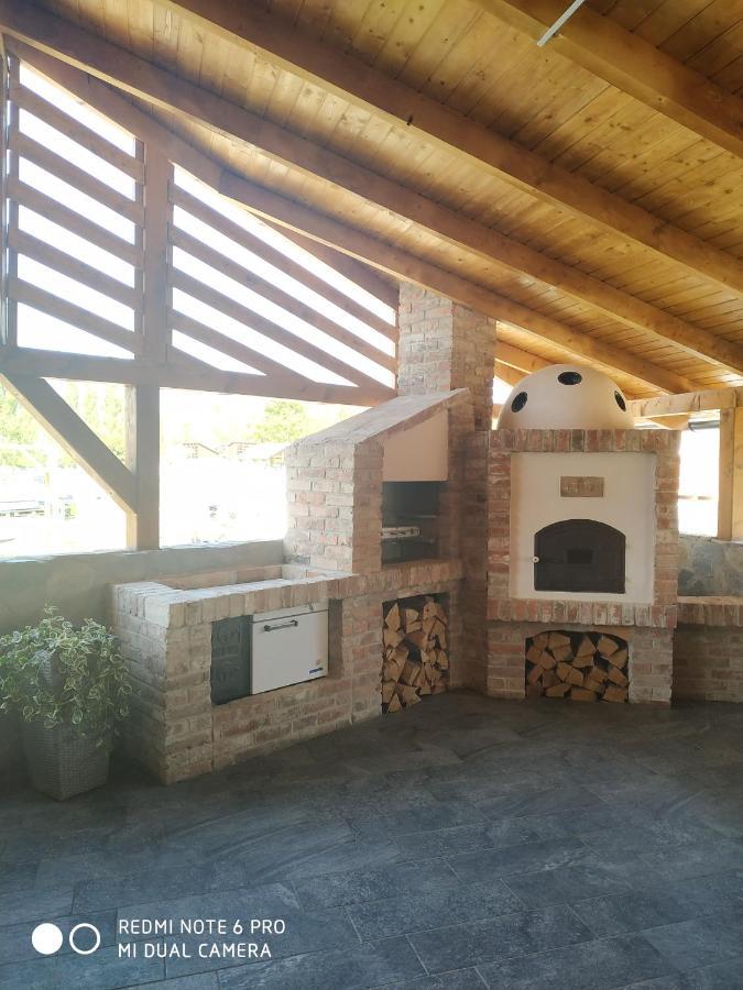 Tisza Panzio Es Apartman Tiszaújváros Dış mekan fotoğraf